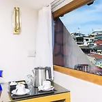 호텔 아크라 - 스페셜 카테고리 3*